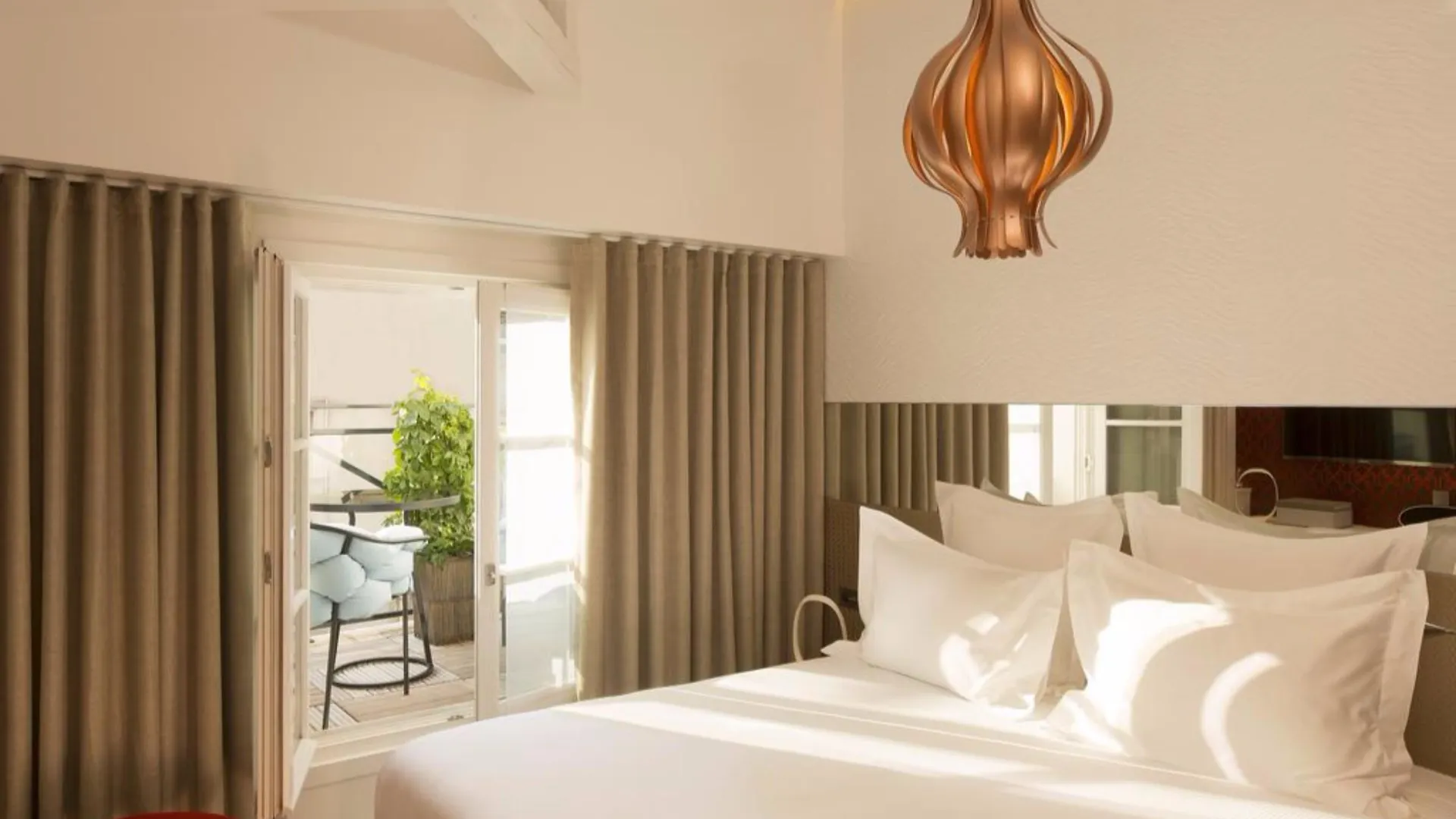 Hotel Dupond-Smith Paris France